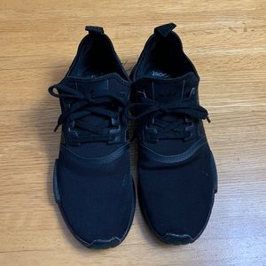 Men’s 10.5 Black NMD_R1